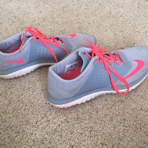 Women's Nike Tennis Shoes